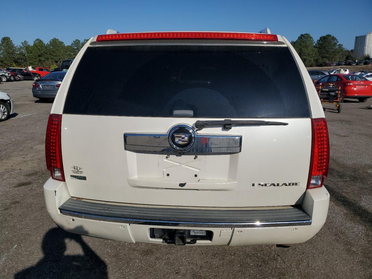 2011 Cadillac Escalade - Image 6