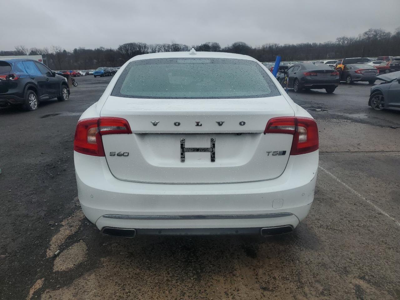 2017 Volvo S60 - Image 6