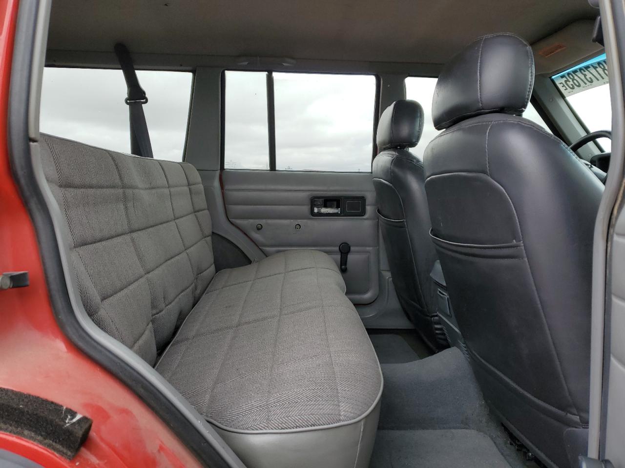 1996 Jeep Grand Cherokee - Image 11