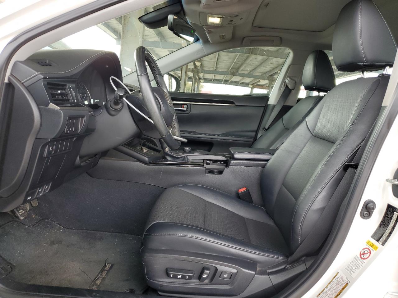 2018 Lexus ES - Image 7