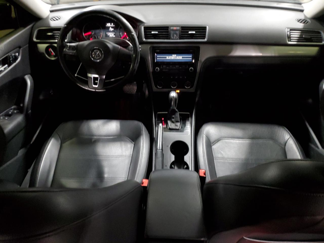 2014 Volkswagen Passat - Image 8