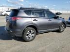 2017 Toyota Rav4 Le იყიდება Fresno-ში, CA - Rollover