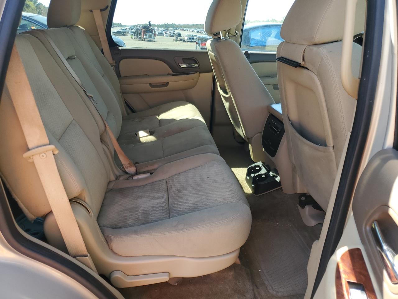 2011 Chevrolet Tahoe - Image 11