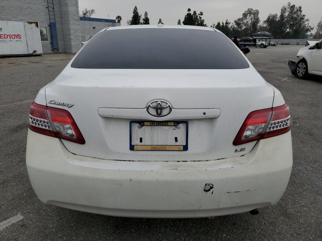 2011 Toyota Camry - Image 6