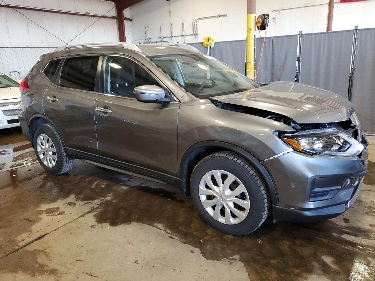 KNMAT2MV8HP571770 NISSAN ROGUE 2017
