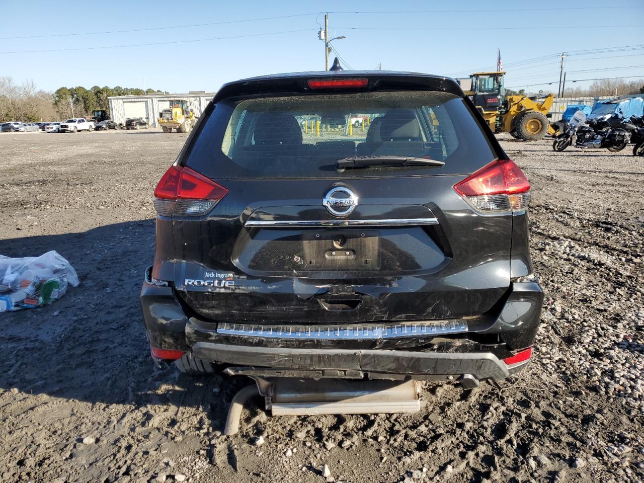 KNMAT2MT7JP532141 NISSAN ROGUE 2018