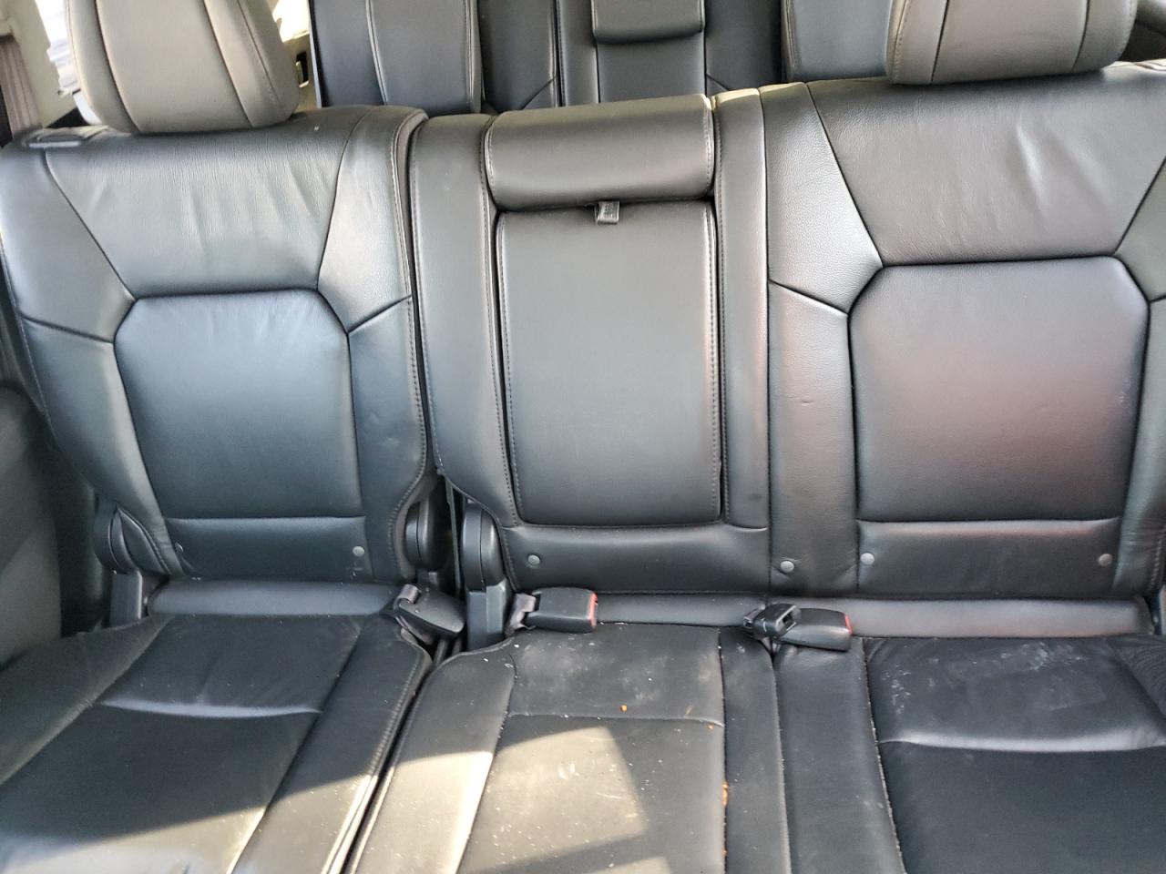 2015 Honda Pilot - Image 10