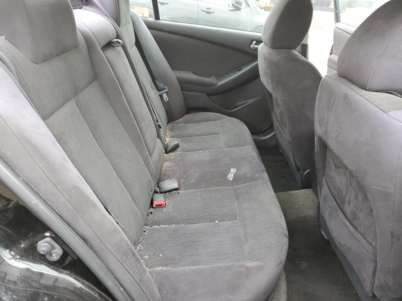 2010 Nissan Altima - Image 10