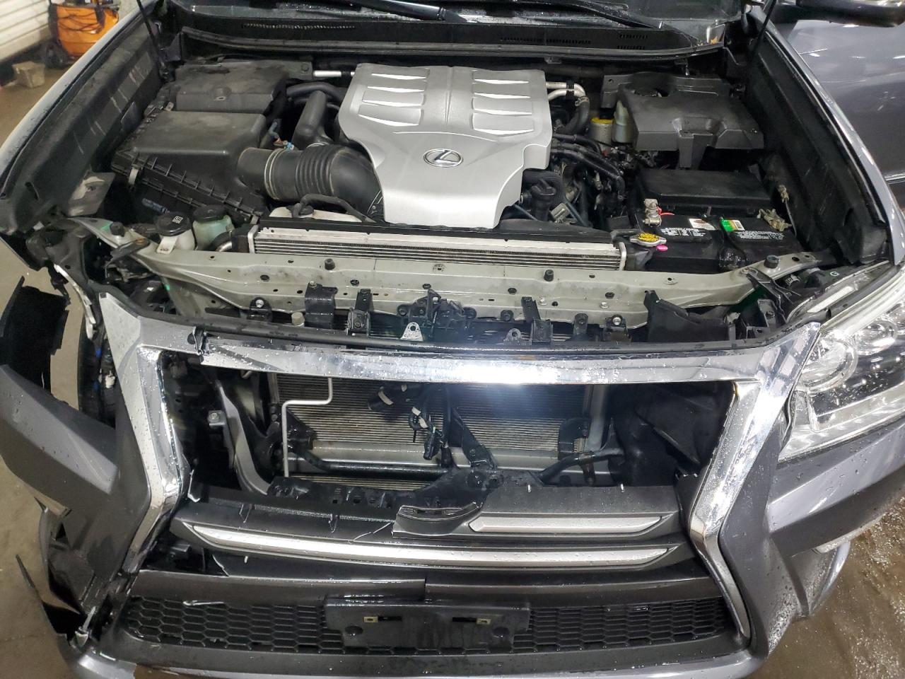 2016 Lexus GX - Image 13