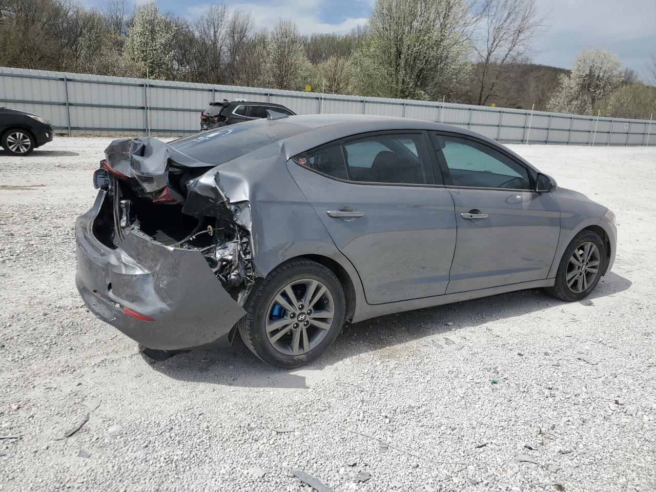 2018 Hyundai Elantra - Image 3