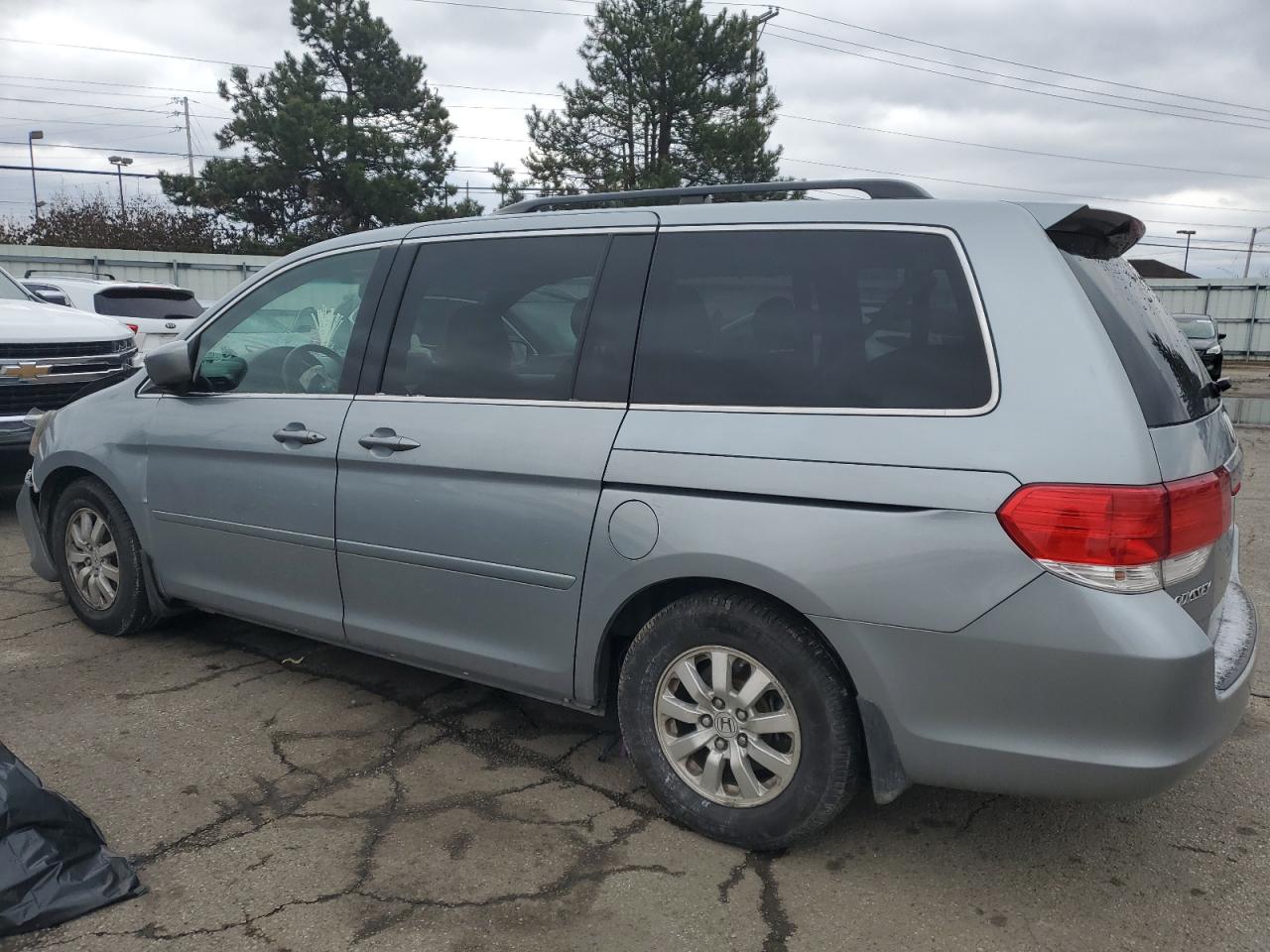2010 Honda Odyssey - Image 2