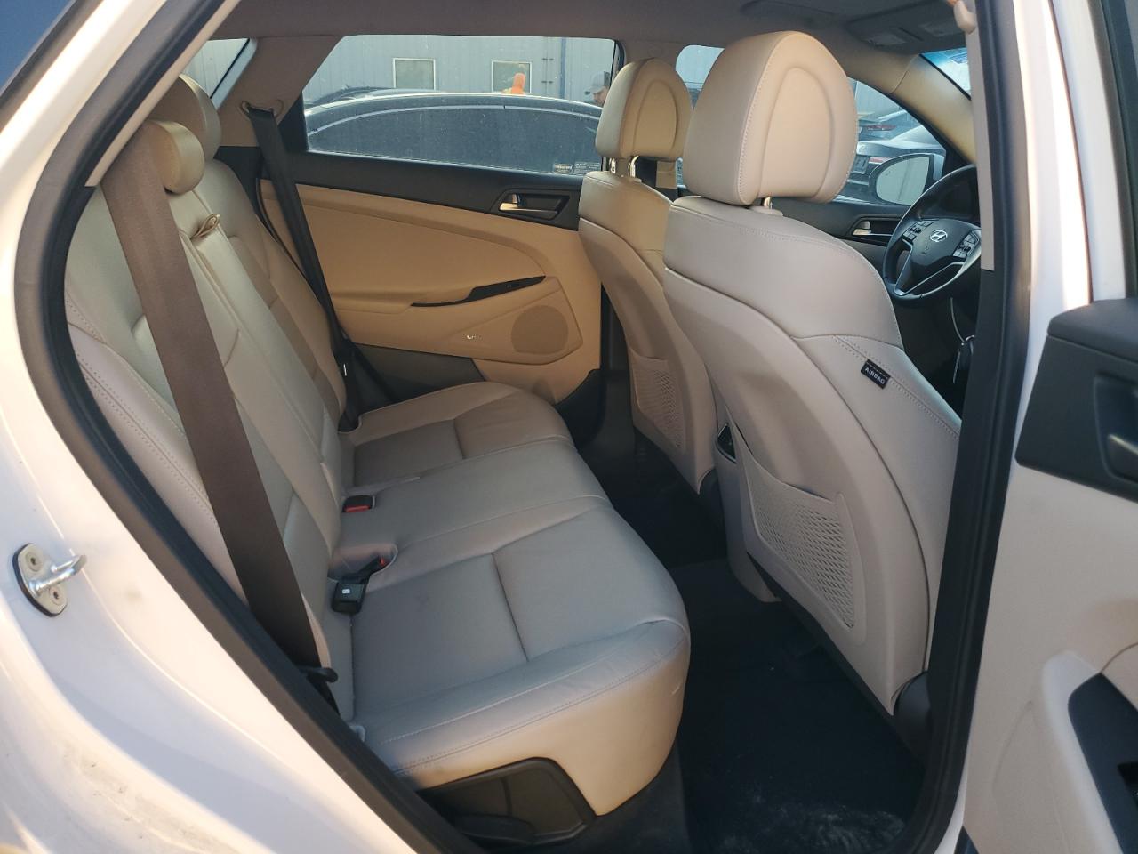 2017 Hyundai Tucson - Image 11