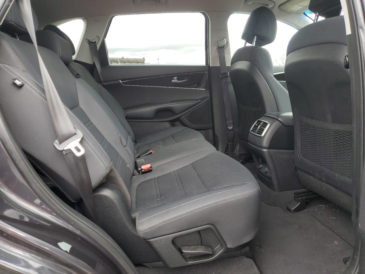 2017 Kia Sorento - Image 11