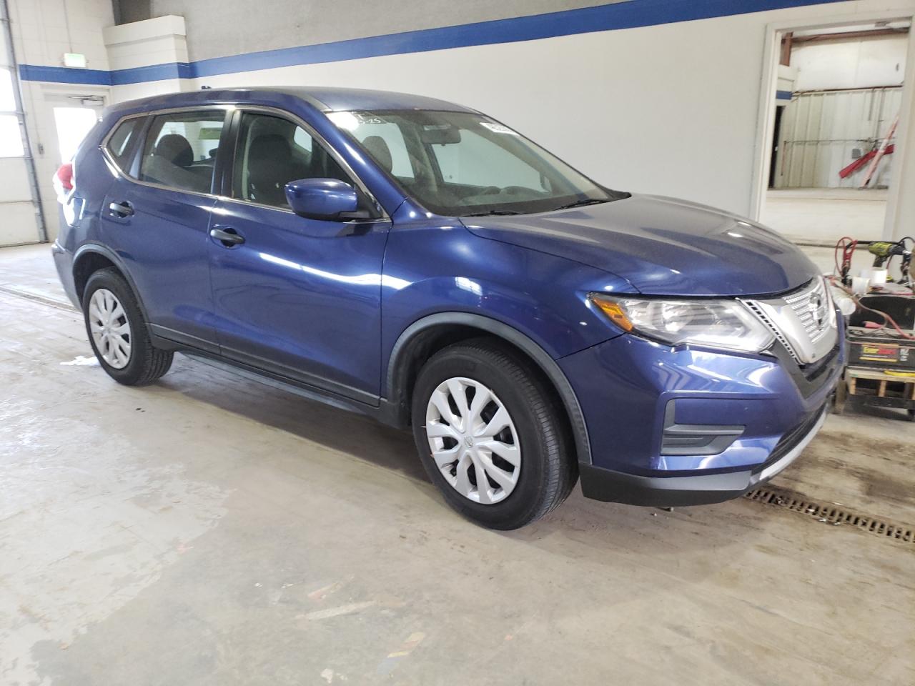 2017 Nissan Rogue - Image 4