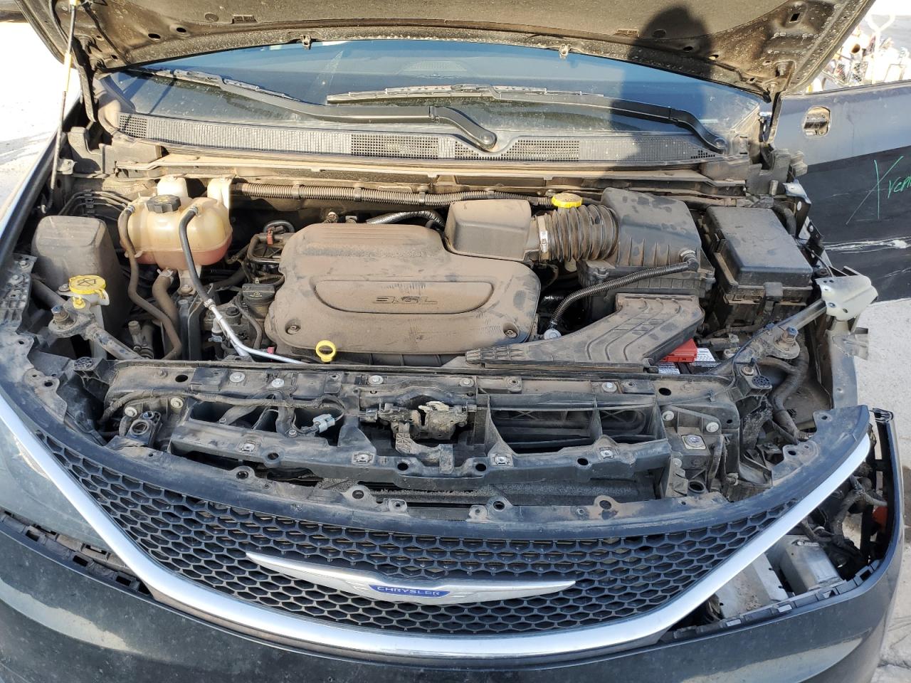 2020 Chrysler Voyager - Image 14