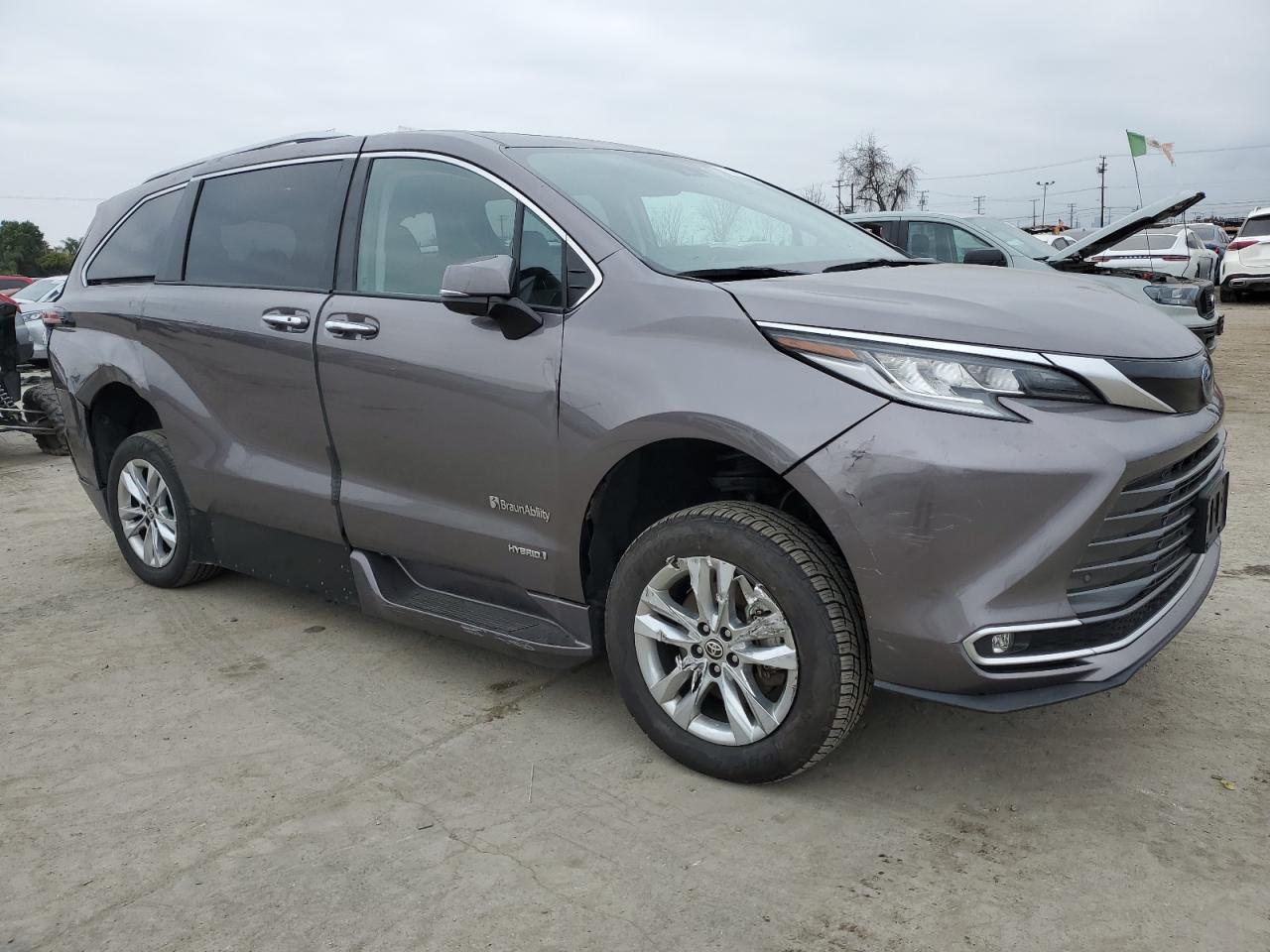 5TDZRKEC6MS063280 TOYOTA SIENNA 2021