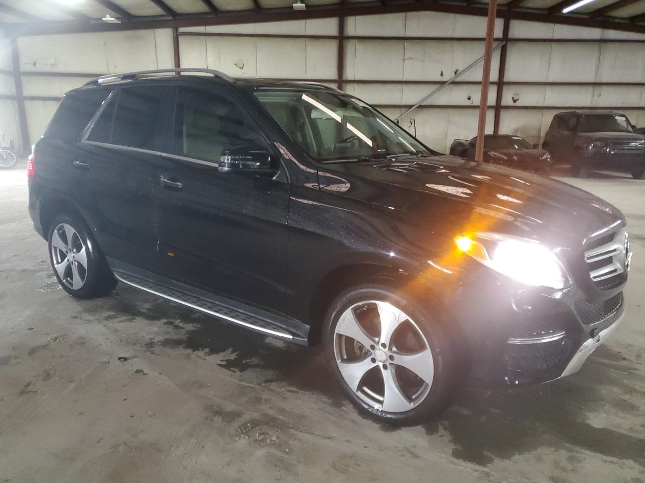 2016 Mercedes-Benz GLE - Image 4