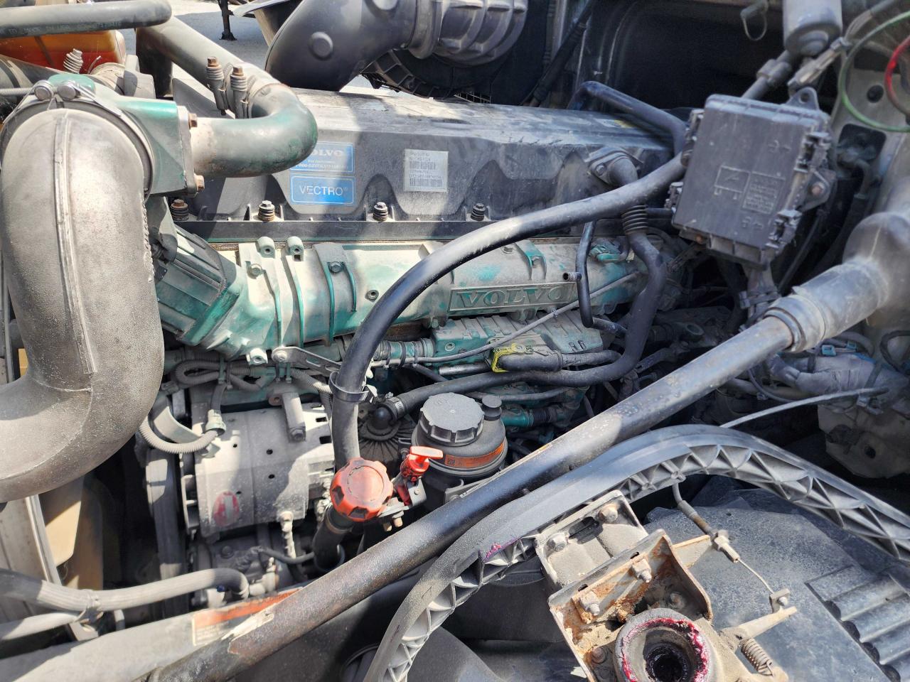 VIN: 4V4NC9EG1CN551024 VOLVO VN 2012 WHITE Photo 7