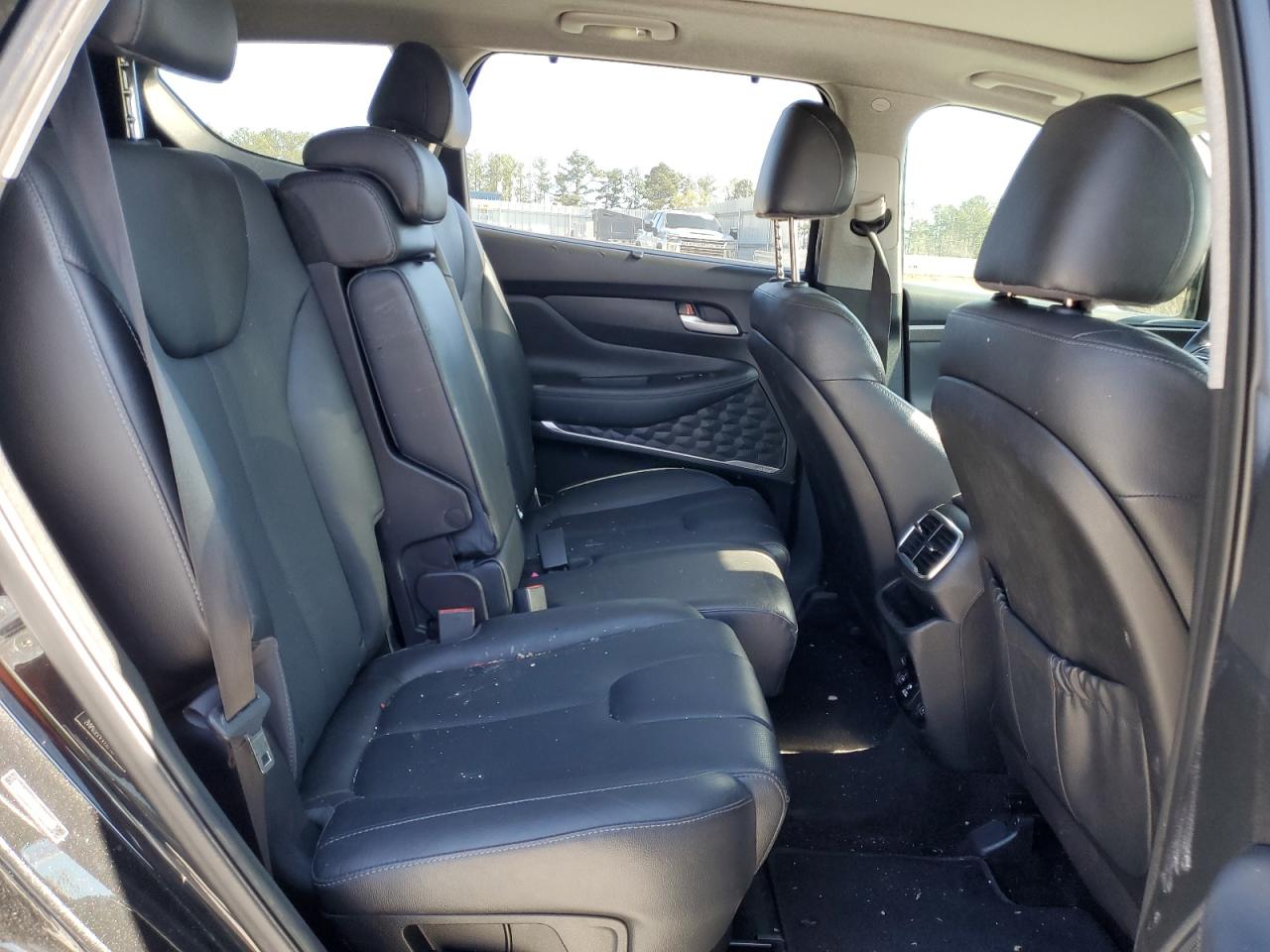 2019 Hyundai Santa Fe - Image 11