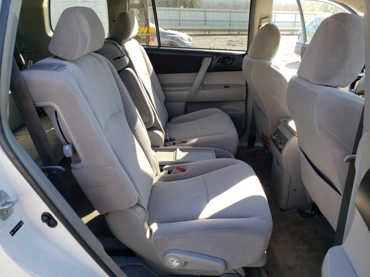 2010 Toyota Highlander - Image 11