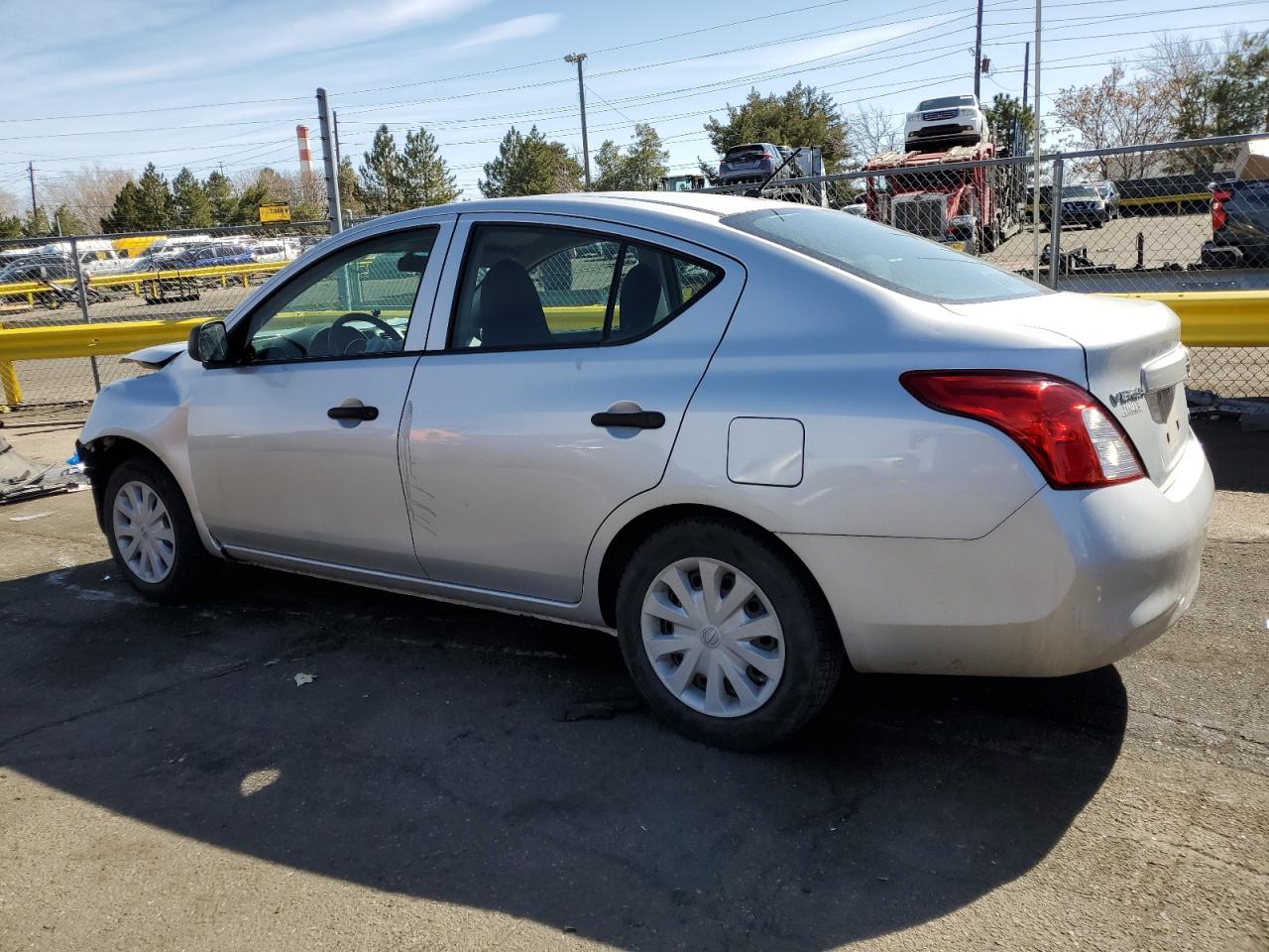 2013 Nissan Versa - Image 2