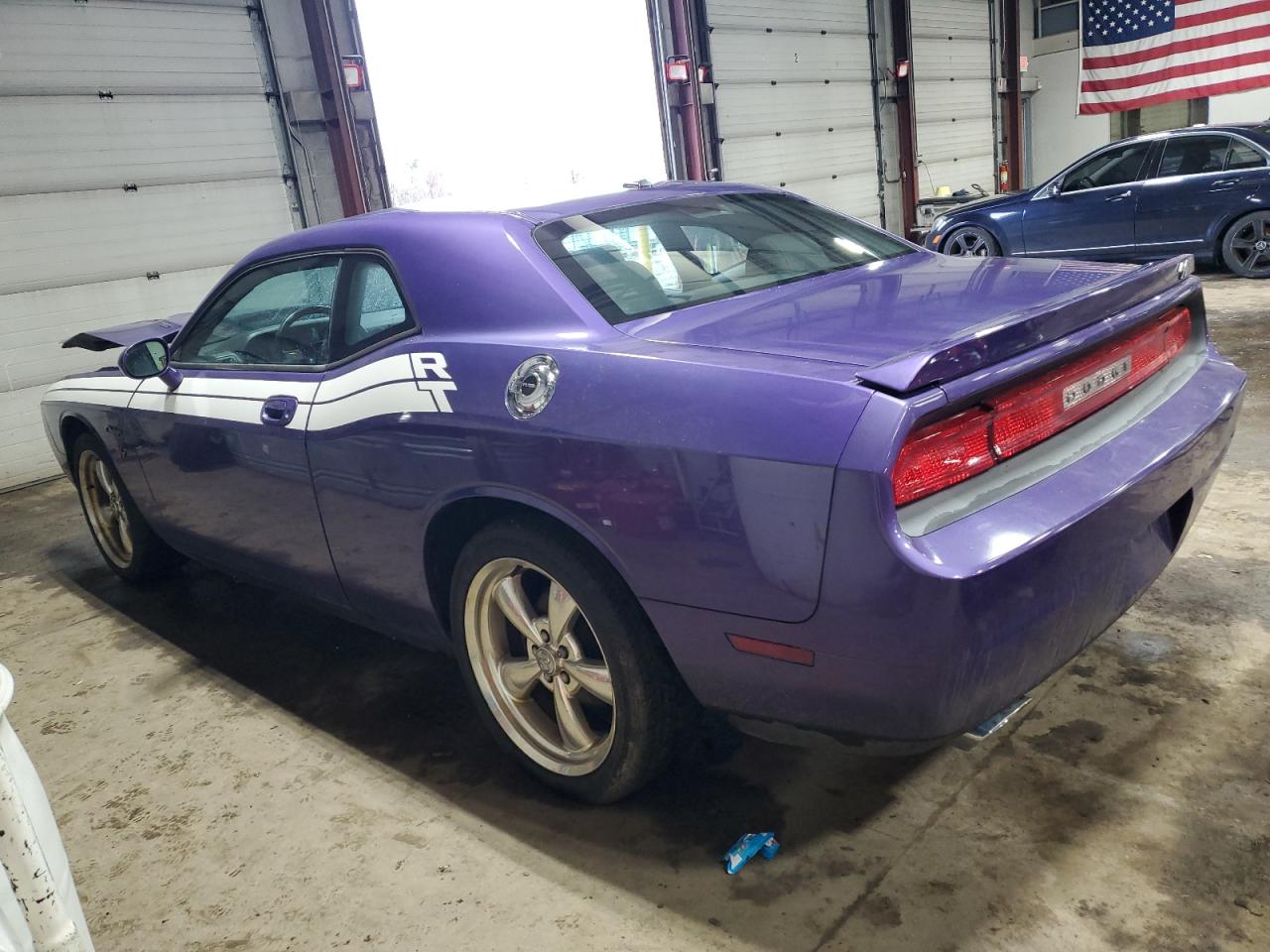 2010 Dodge Challenger - Image 2