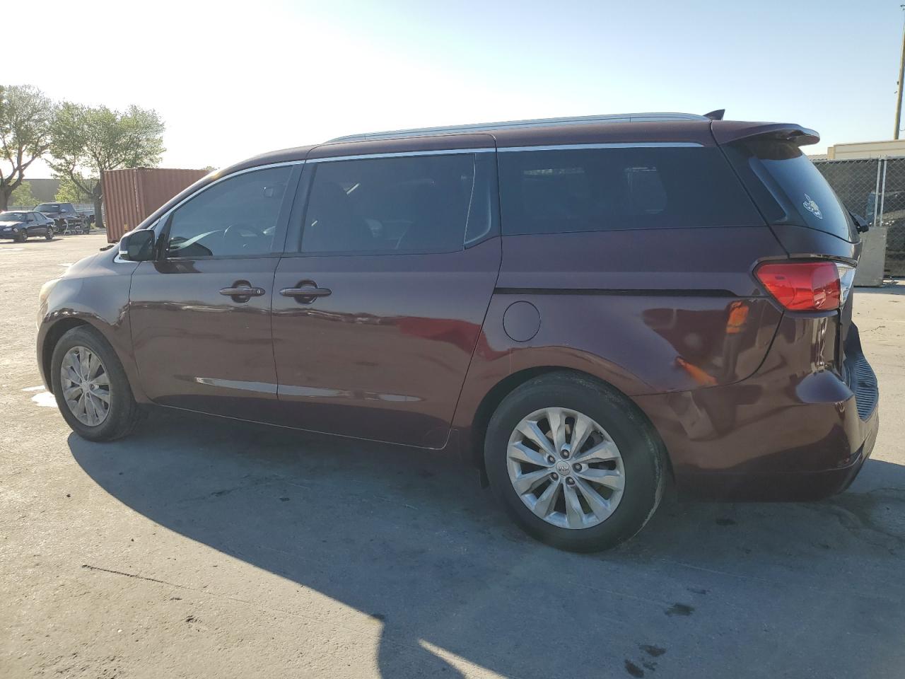 2015 Kia Sedona - Image 2