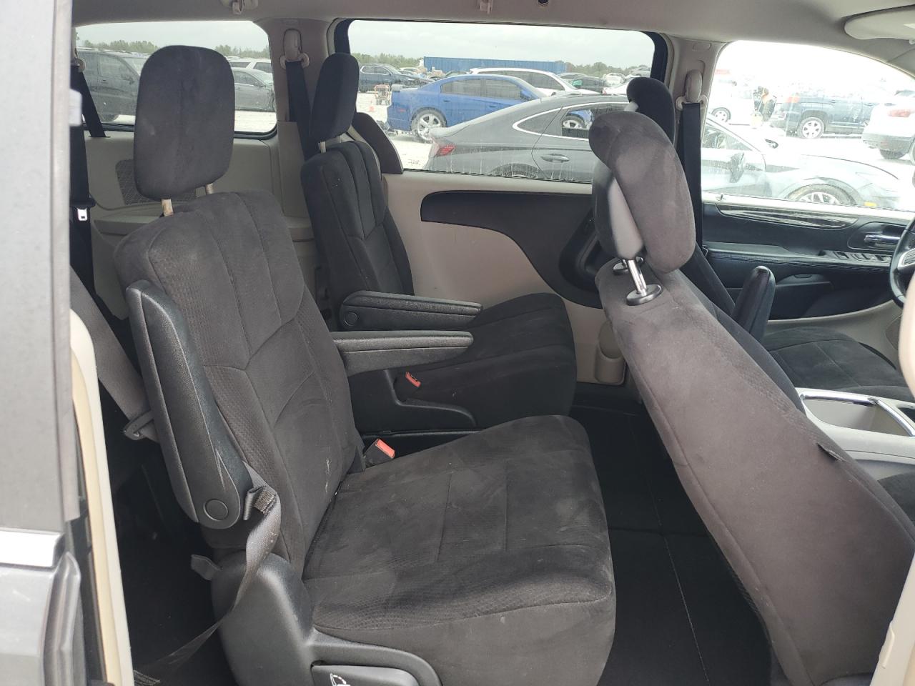 2011 Dodge Caravan - Image 11