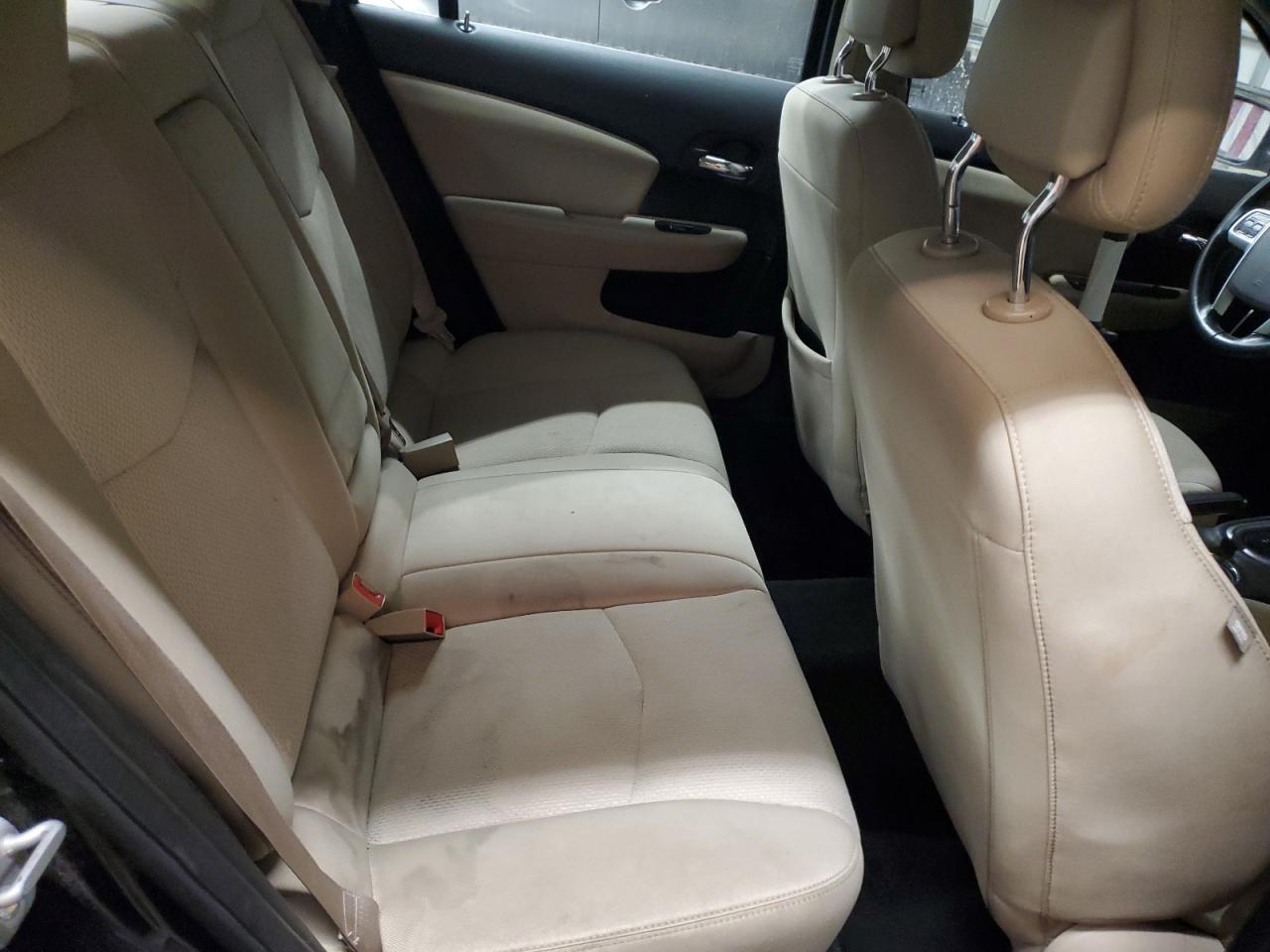 2012 Chrysler 200 - Image 10