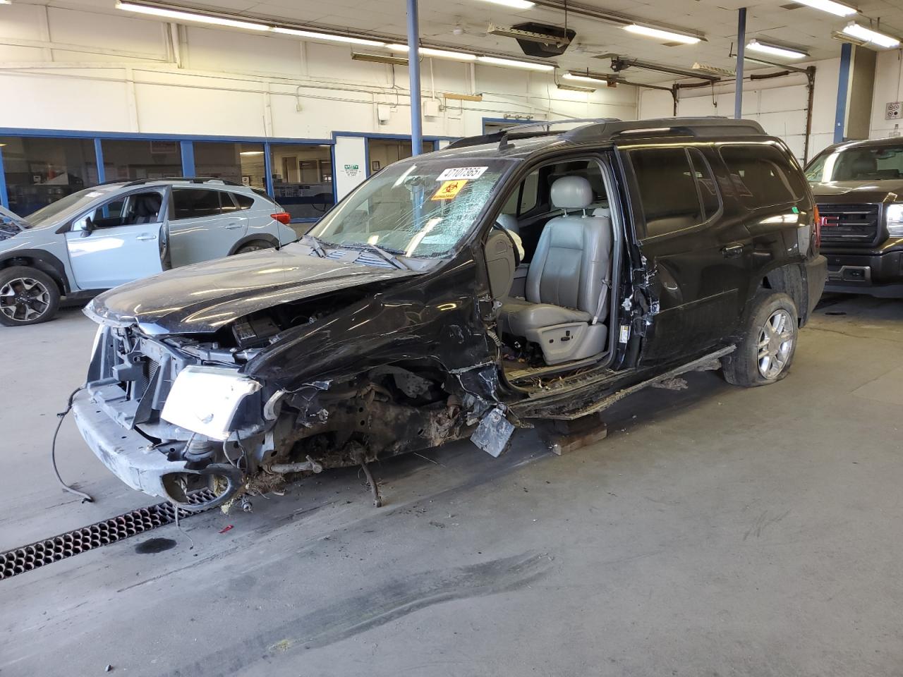 2006 Gmc Envoy Denali Xl for Sale in Pasco, WA - Front End