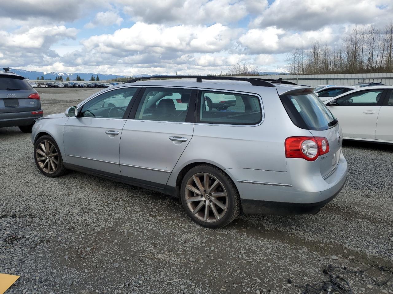 2008 Volkswagen Passat - Image 2