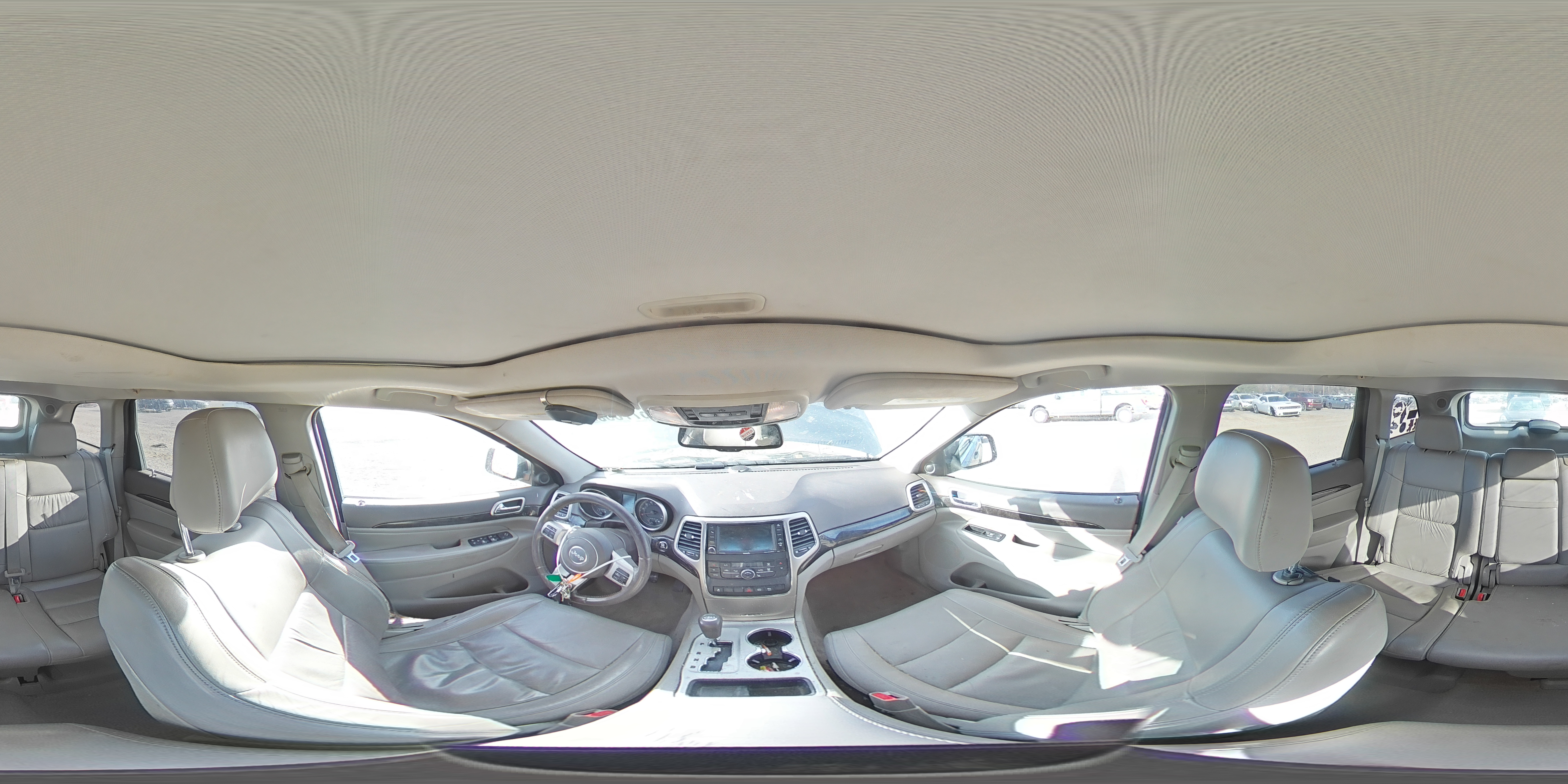 2012 Jeep Grand Cherokee - Image 14