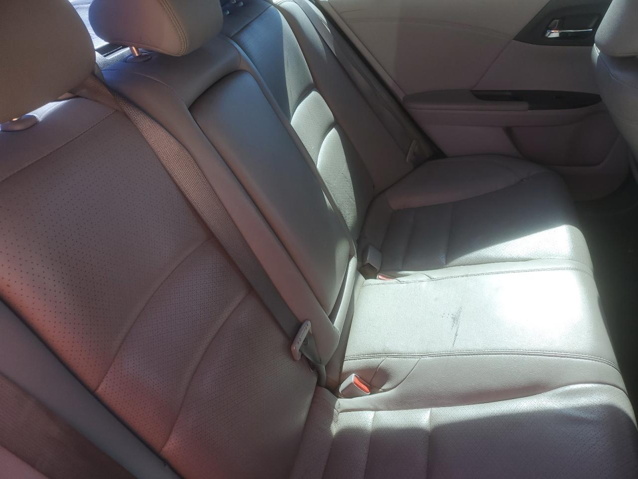 2017 Honda Accord - Image 11