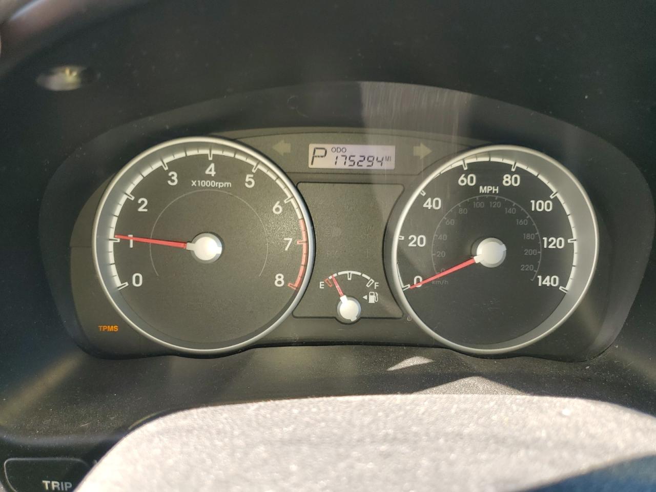 2010 Hyundai Accent - Image 9