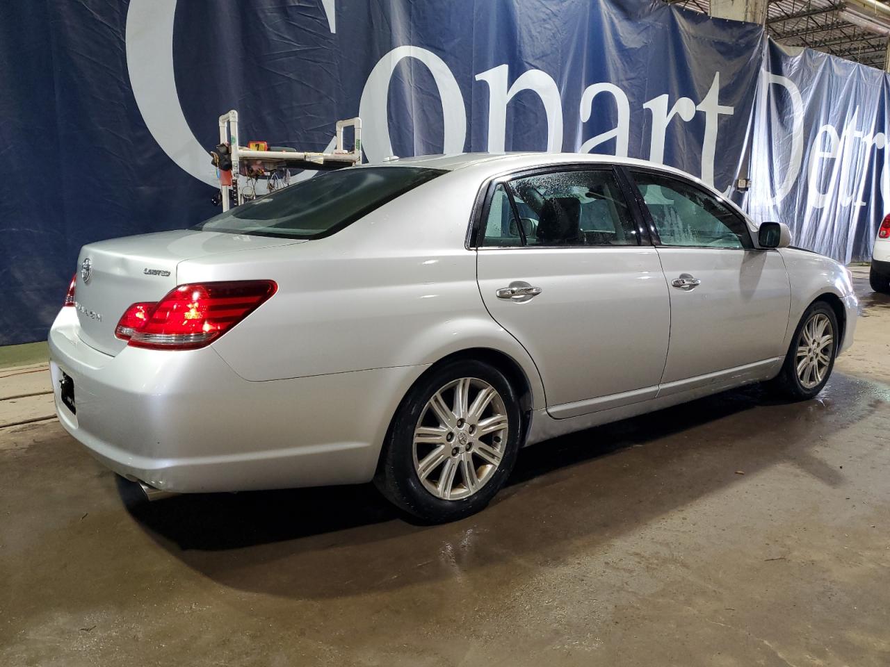 2009 Toyota Avalon - Image 3