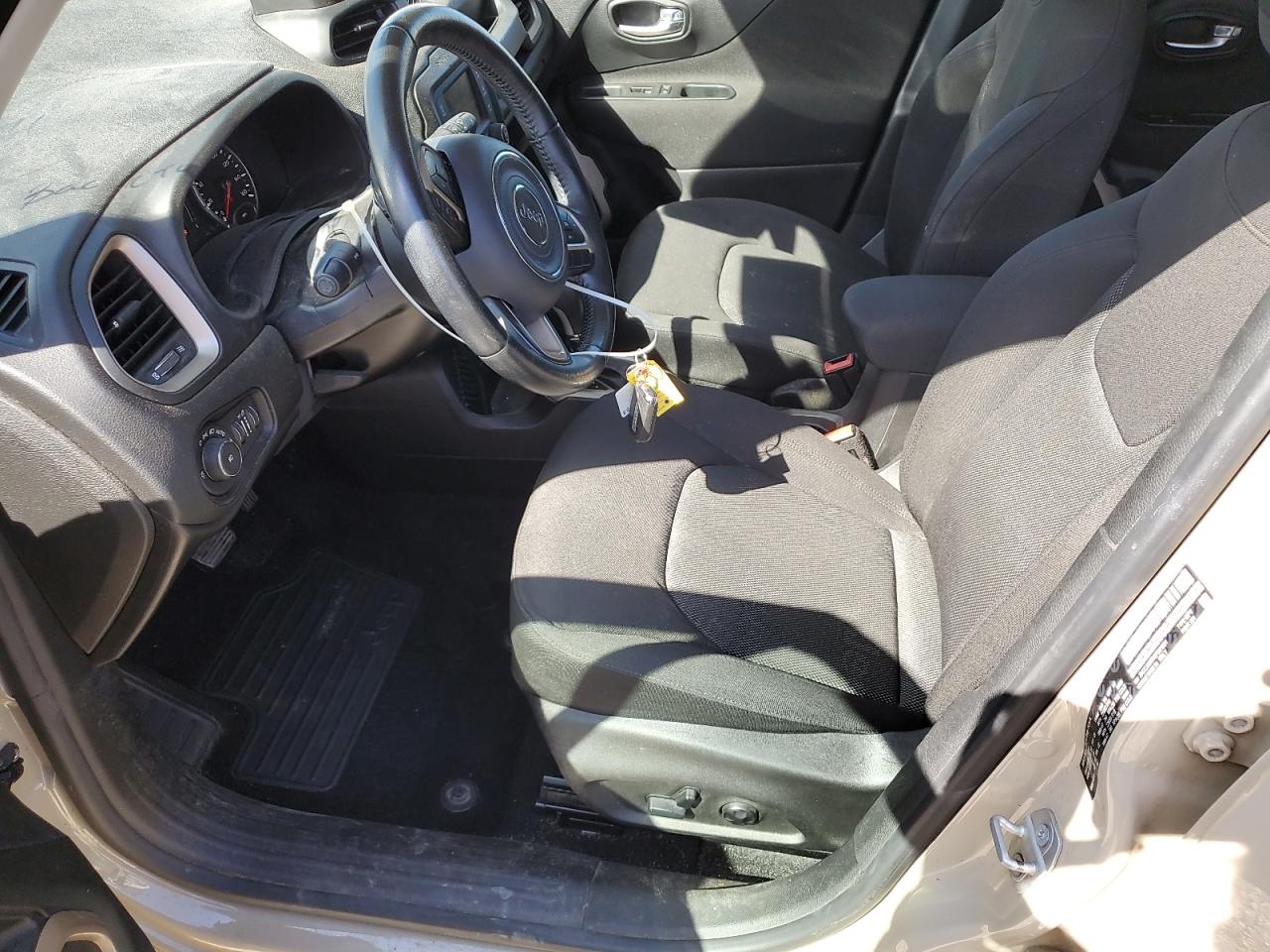 2016 Jeep Renegade - Image 7