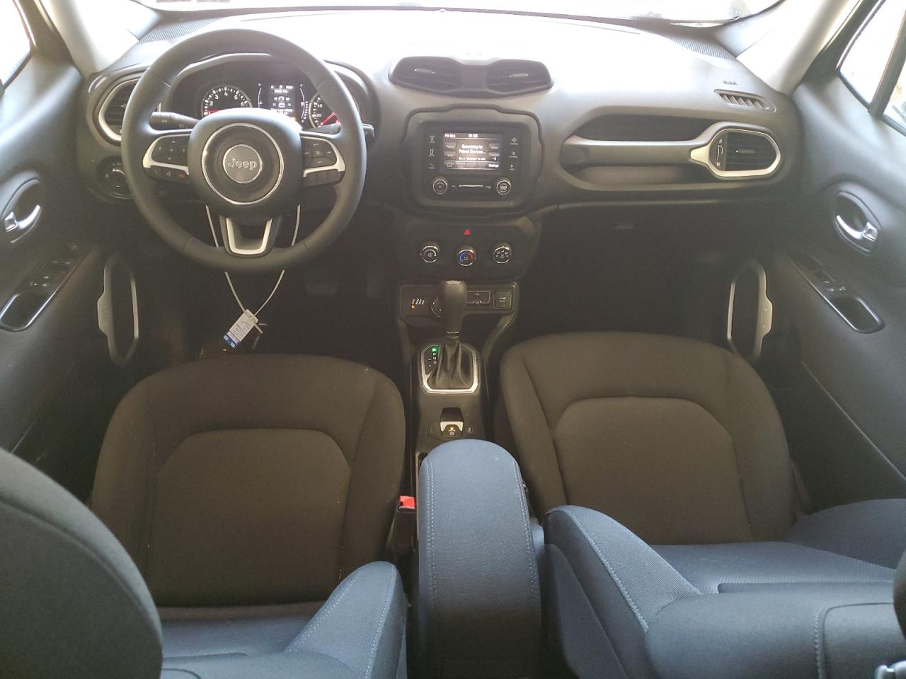 2018 Jeep Renegade - Image 8