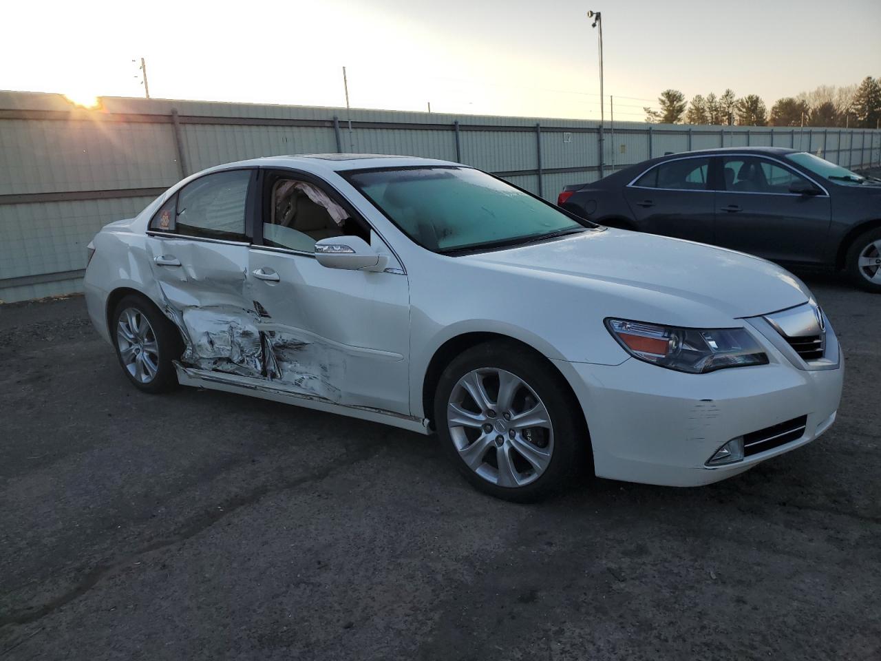 2010 Acura RL - Image 4