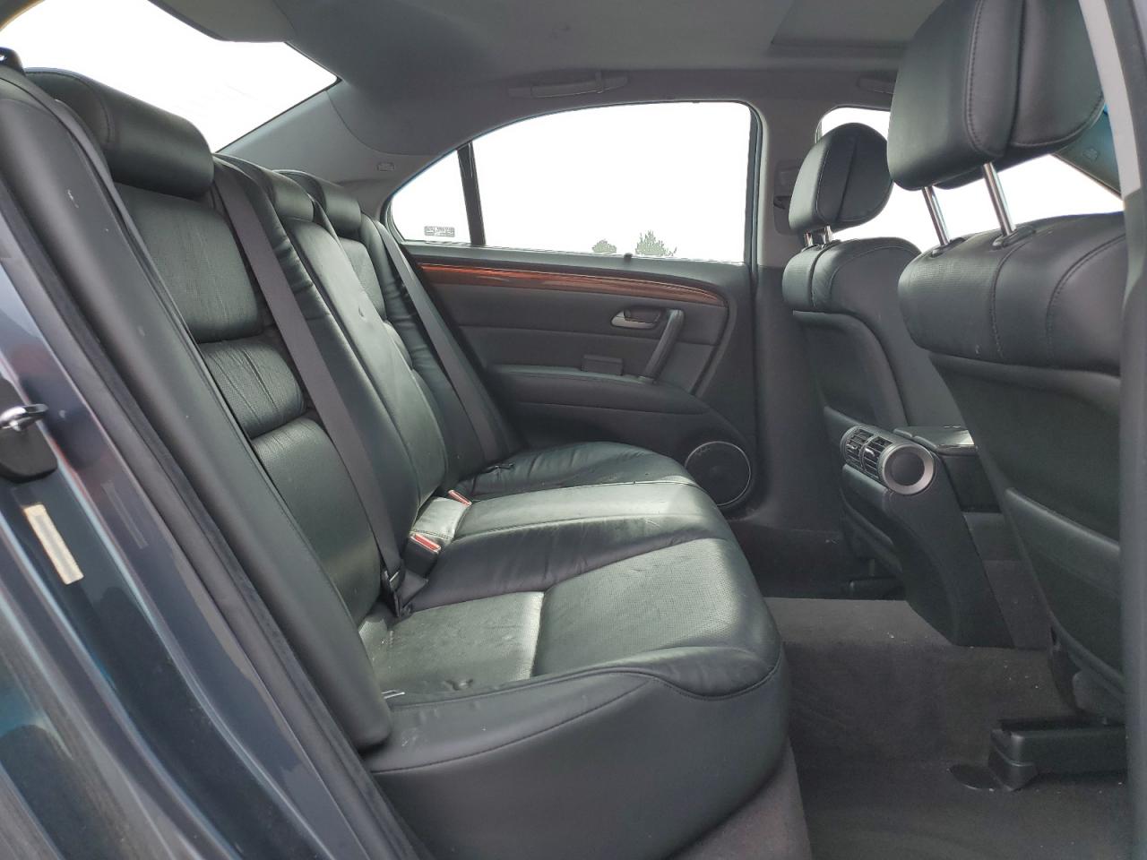 2007 Acura RL - Image 10
