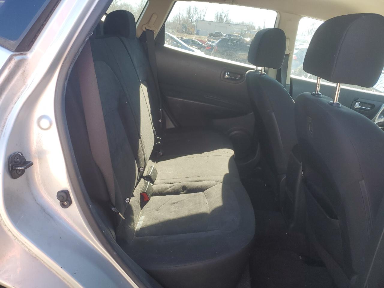 2010 Nissan Rogue - Image 11