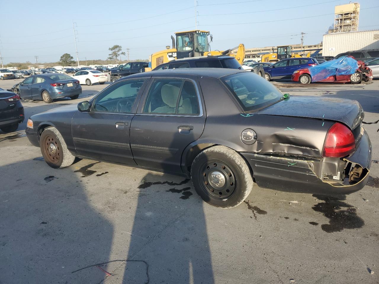 2011 Ford Crown Victoria - Image 2