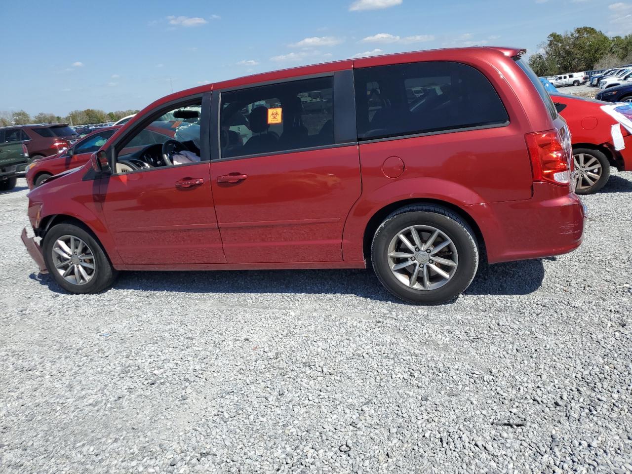 2015 Dodge Caravan - Image 2