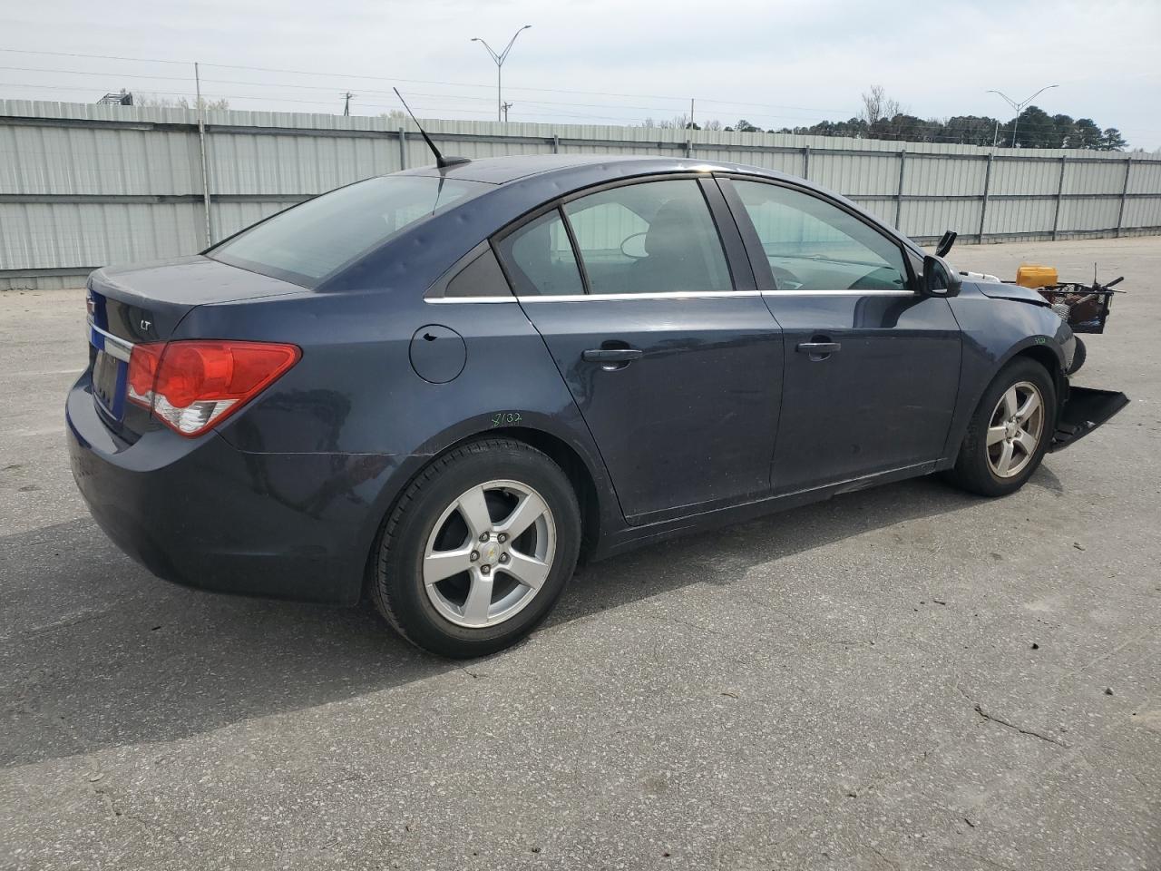 2014 Chevrolet Cruze - Image 3