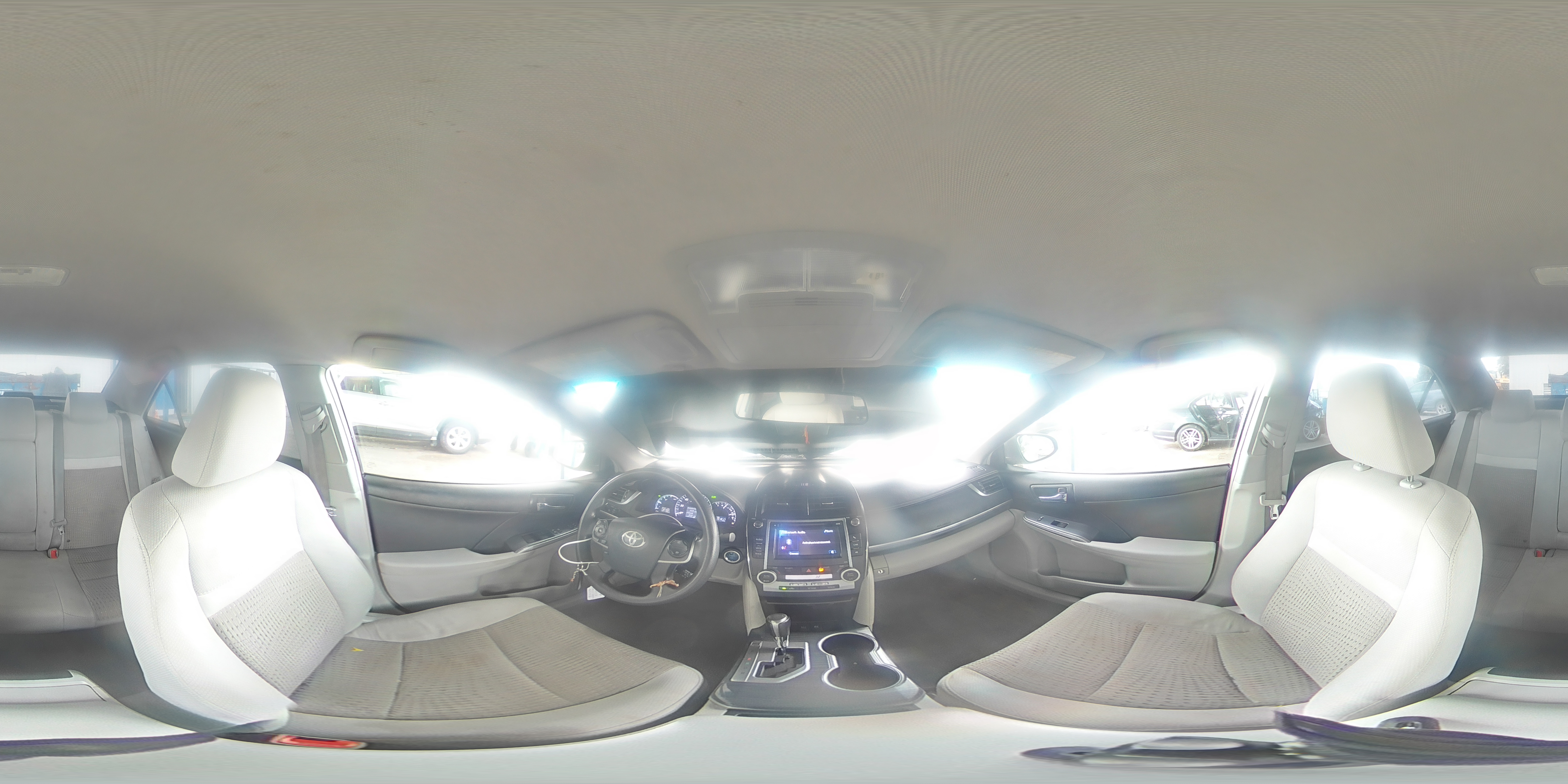 2013 Toyota Camry - Image 12