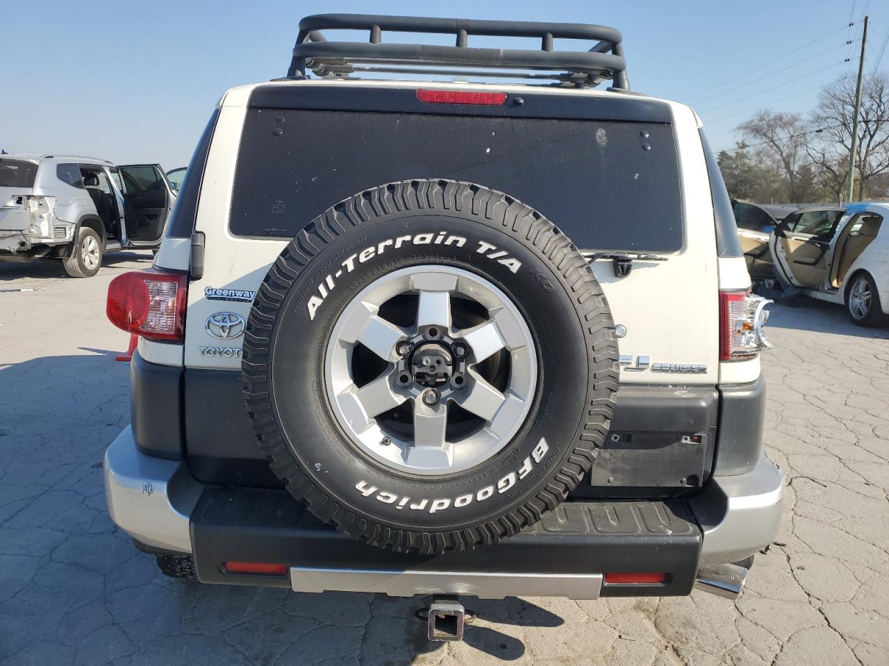 2011 Toyota FJ Cruiser - Image 6