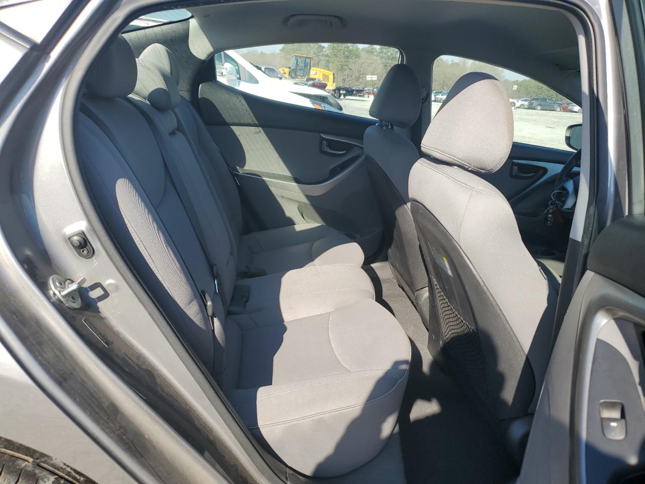 2013 Hyundai Elantra - Image 10