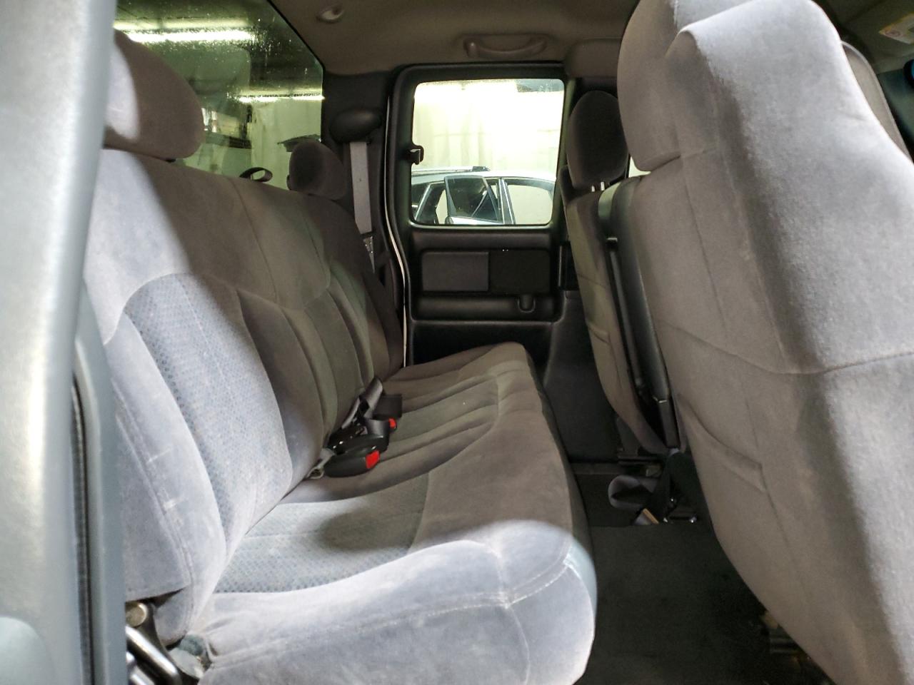 2002 Chevrolet Silverado - Image 10