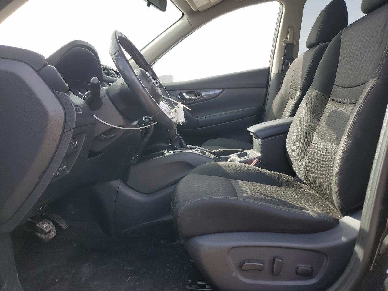 KNMAT2MV7JP587089 NISSAN ROGUE 2018