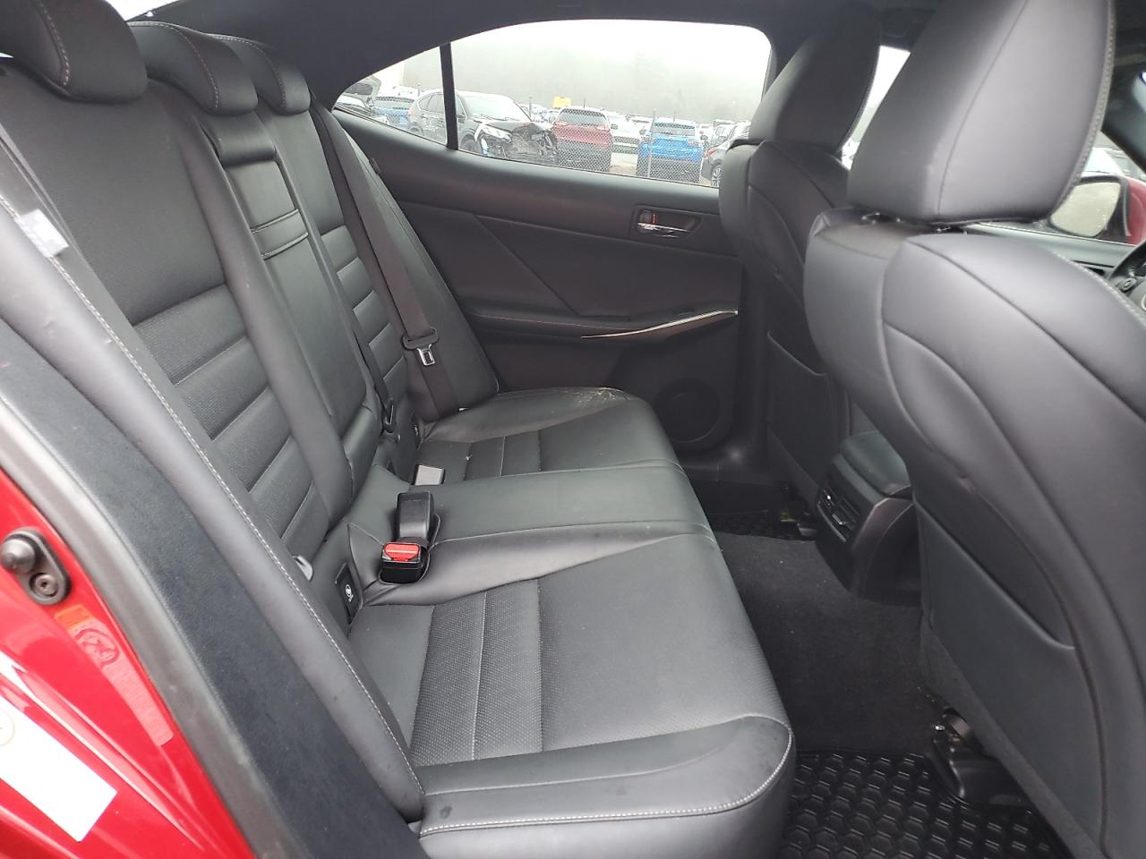 2015 Lexus IS - Image 10