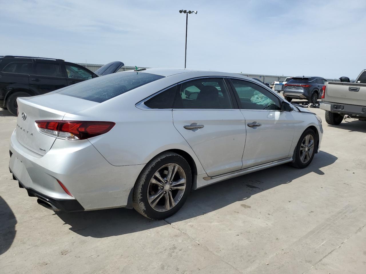 2018 Hyundai Sonata - Image 3